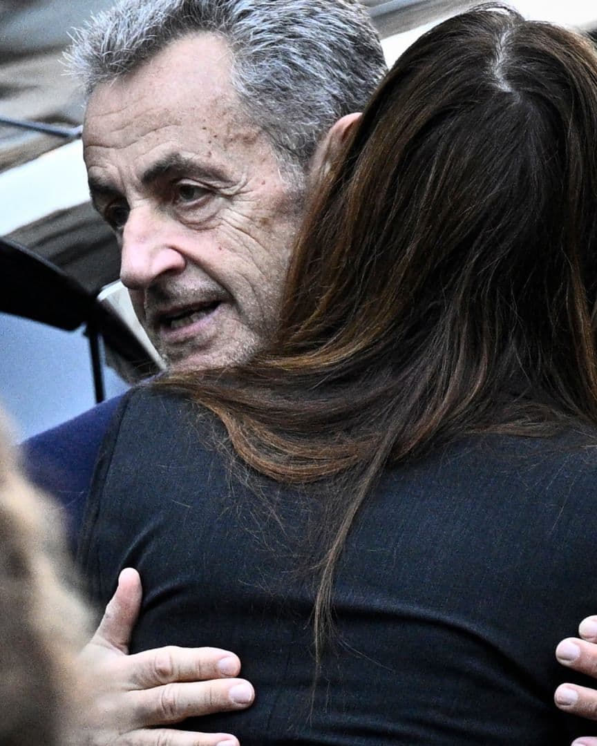 Nicolas Sarkozy Entra a la Cárcel en París por Financiamiento Ilegal a su Campaña.