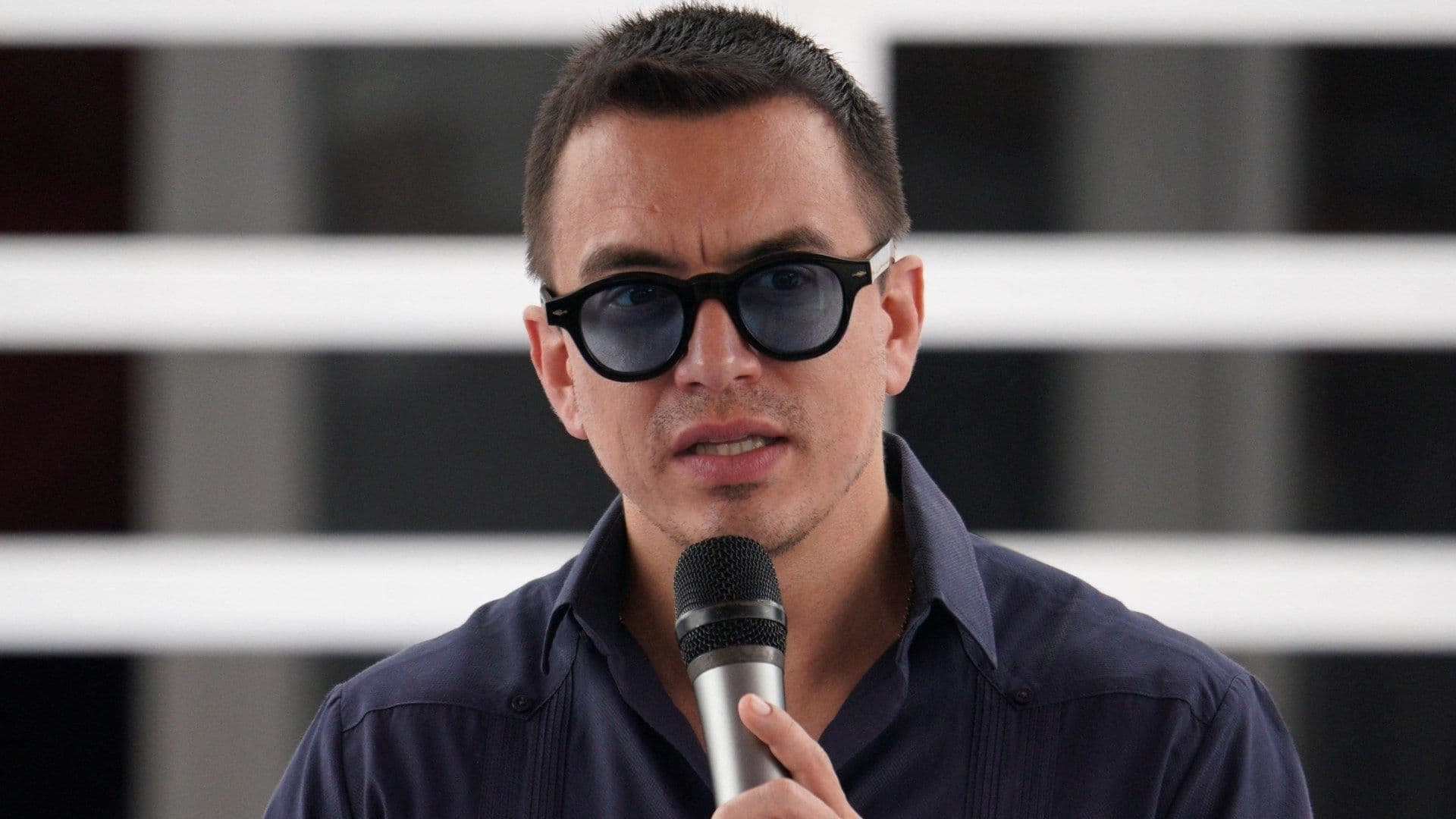 Presidente de Ecuador Dice Que Intentaron Envenenarlo con Una Mermelada de Tamarindo