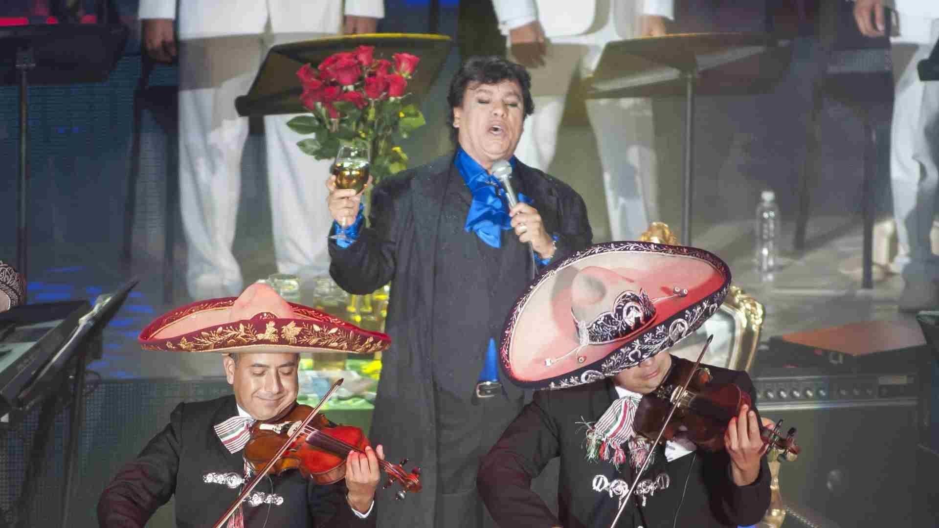 ¿Dónde Están las Fotos Inéditas de Juan Gabriel? Aquí Puedes Ver Exposición del 'Divo de Juárez'