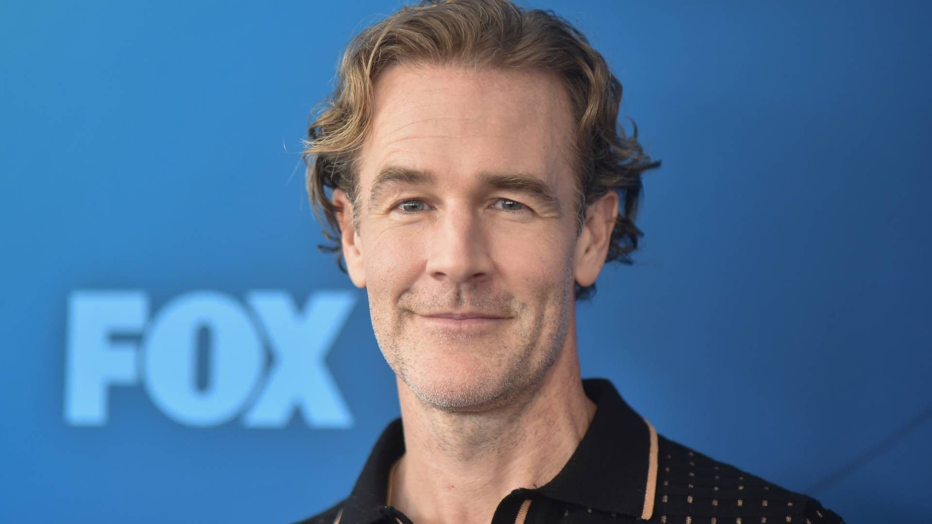 James Van Der Beek Subasta Piezas de Dawsons Creek para Costear su Enfermedad