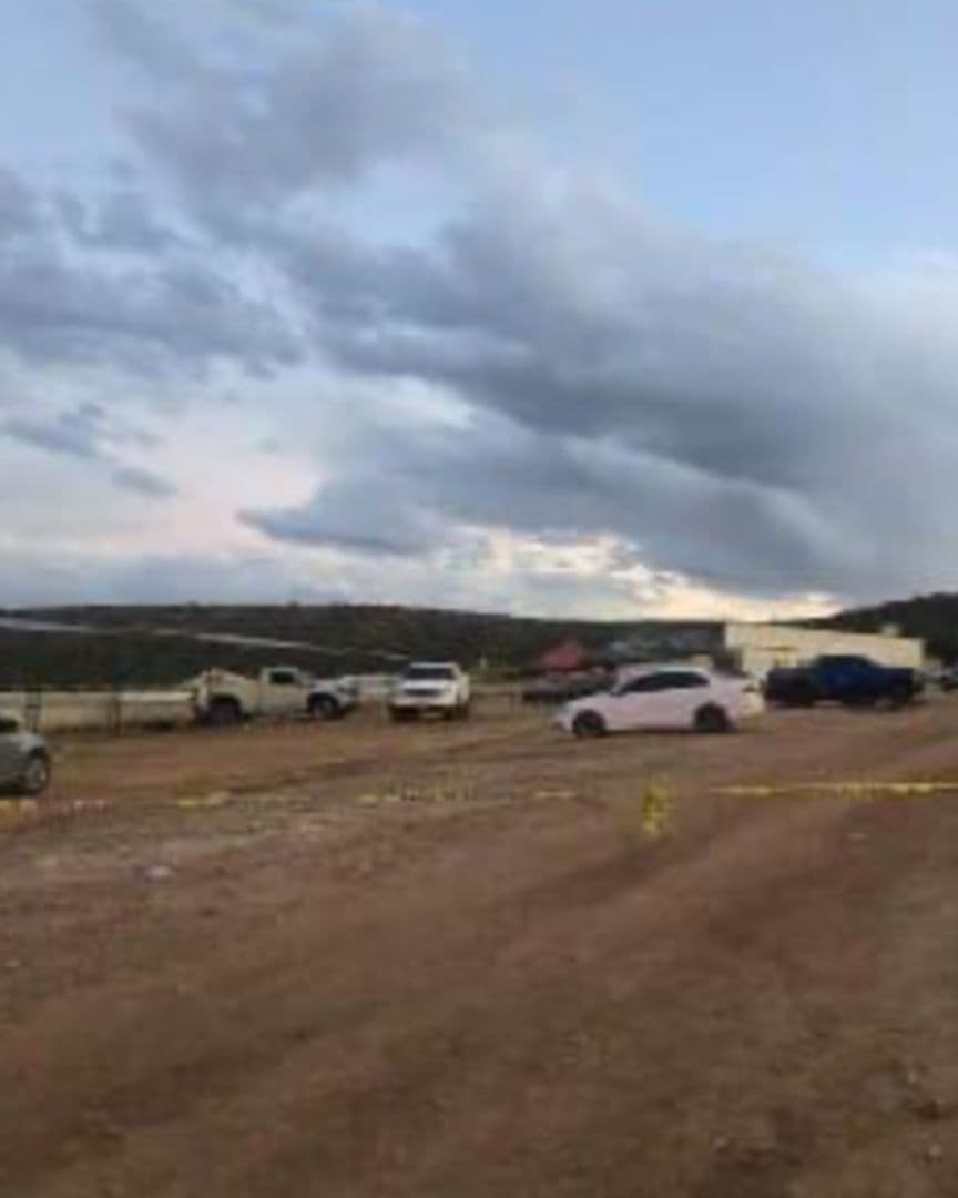 Localizan a 7 personas sin vida en las instalaciones del carril de acereras Santa Teresa, el cual se ubica a la altura del kilometro 2 de la Carretera Parral-Jimenez.