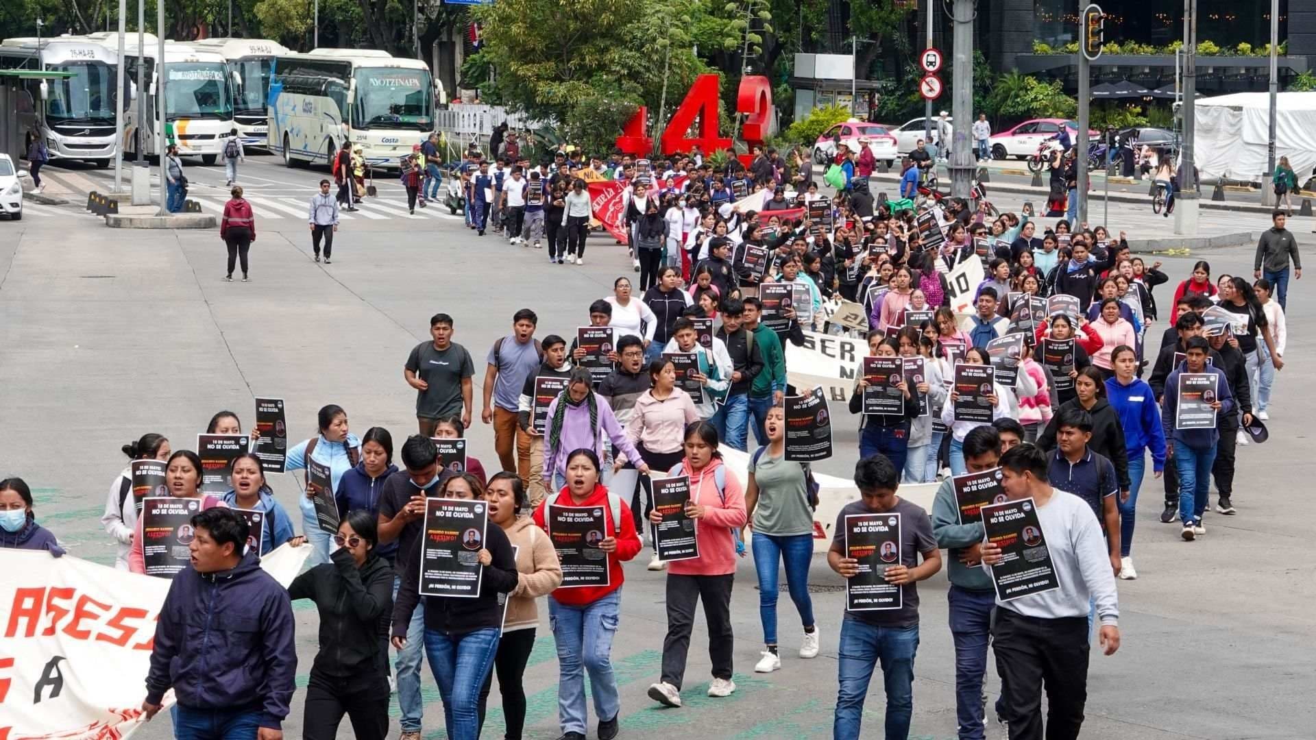 Marcha de Ayotzinapa Hoy en CDMX: Puntos Afectados por Normalistas y Padres de Desaparecidos