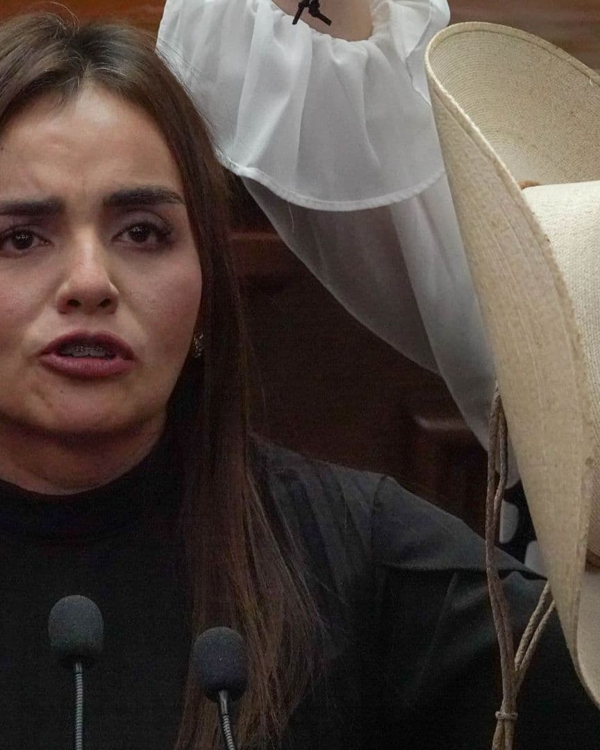 Grecia Quiroz dice que si los perros ladran es porque va muy bien.