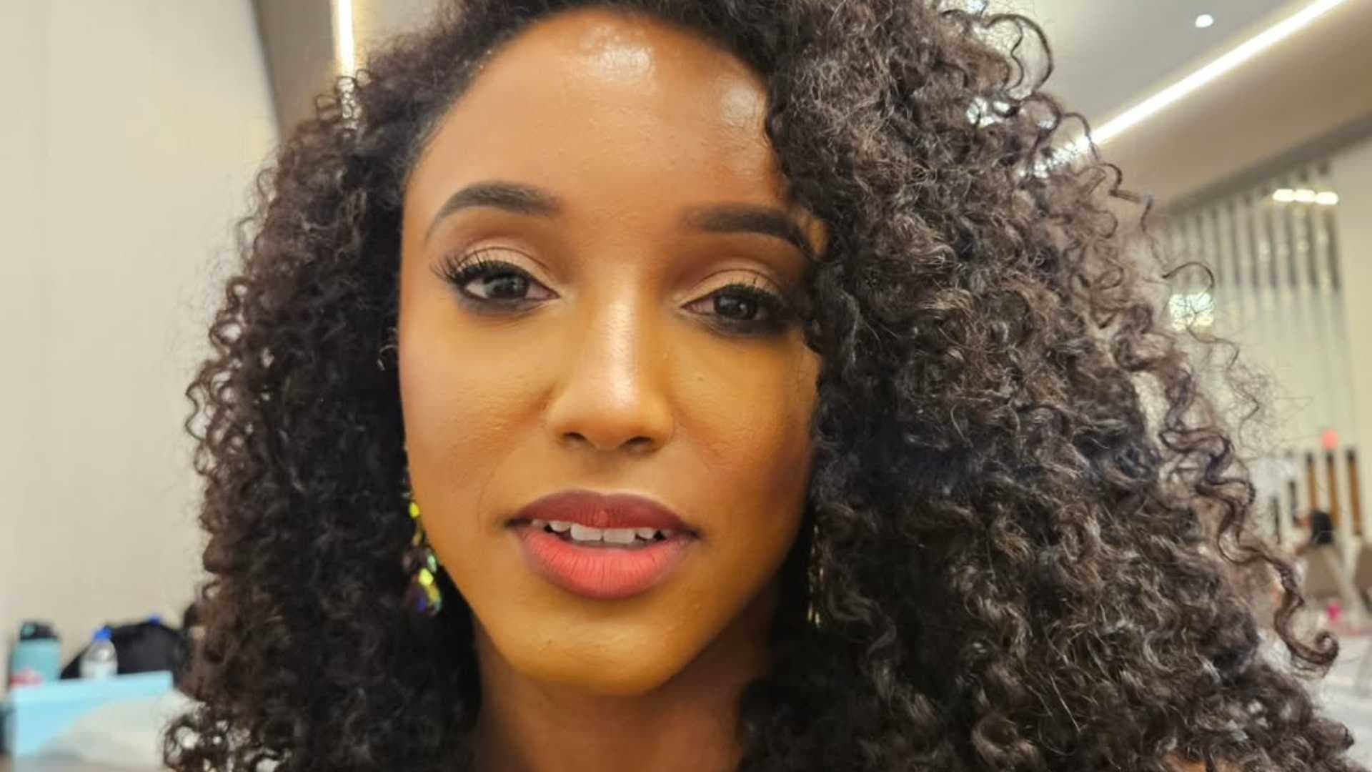 Miss Jamaica Continúa en Estado Crítico Tras su Accidente en Miss Universo 2025