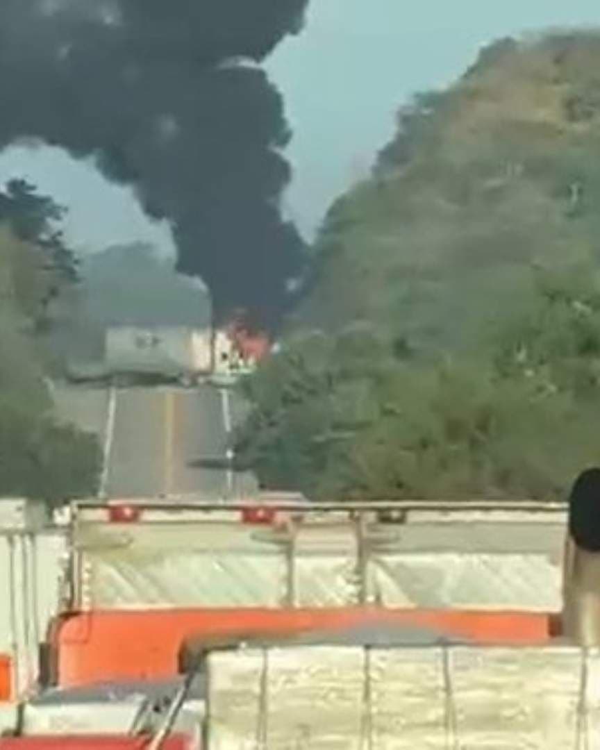 Balaceras y Quema de Vehículos en Escuinapa; Reportan Bloqueos en Sinaloa