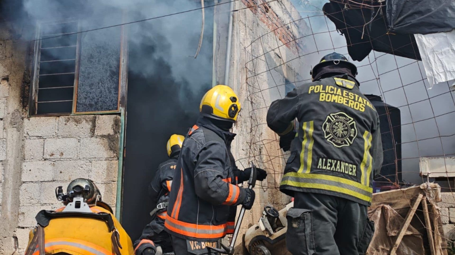 Incendio en una Casa Habitación de Puebla Capital Deja Dos Lesionados