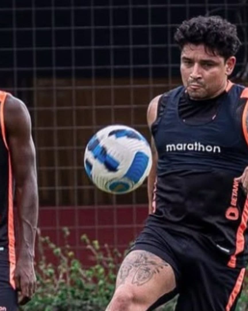 El zaguero Mario Pineida tenía 33 años y jugaba para el Barcelona.