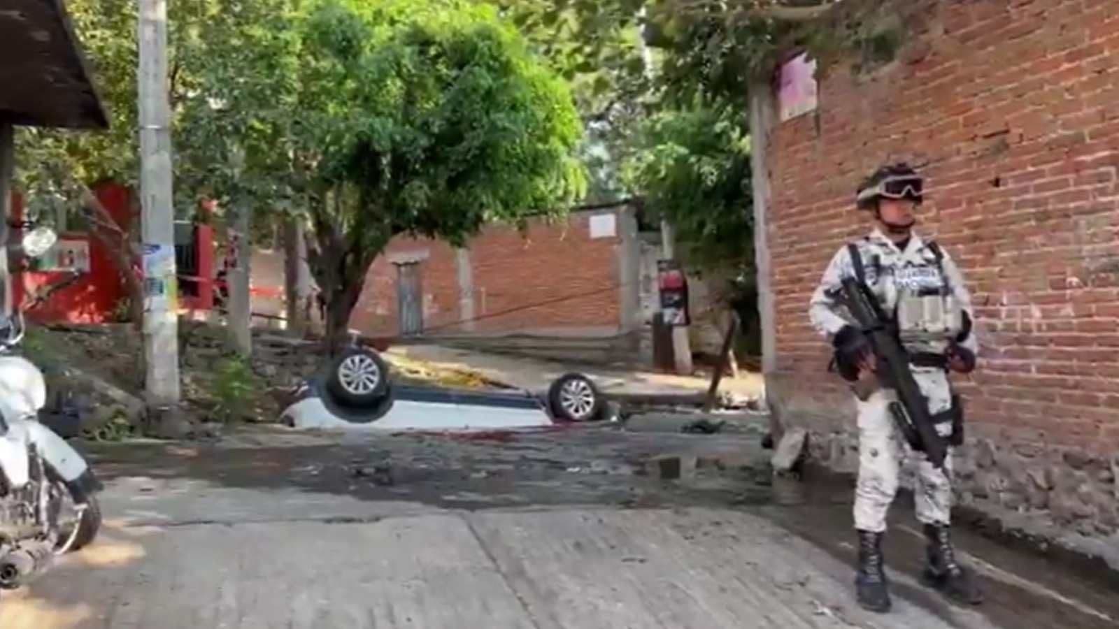 Camioneta Cae Desde un Puente a un Canal y Mueren 4 Personas en Jiutepec, Morelos