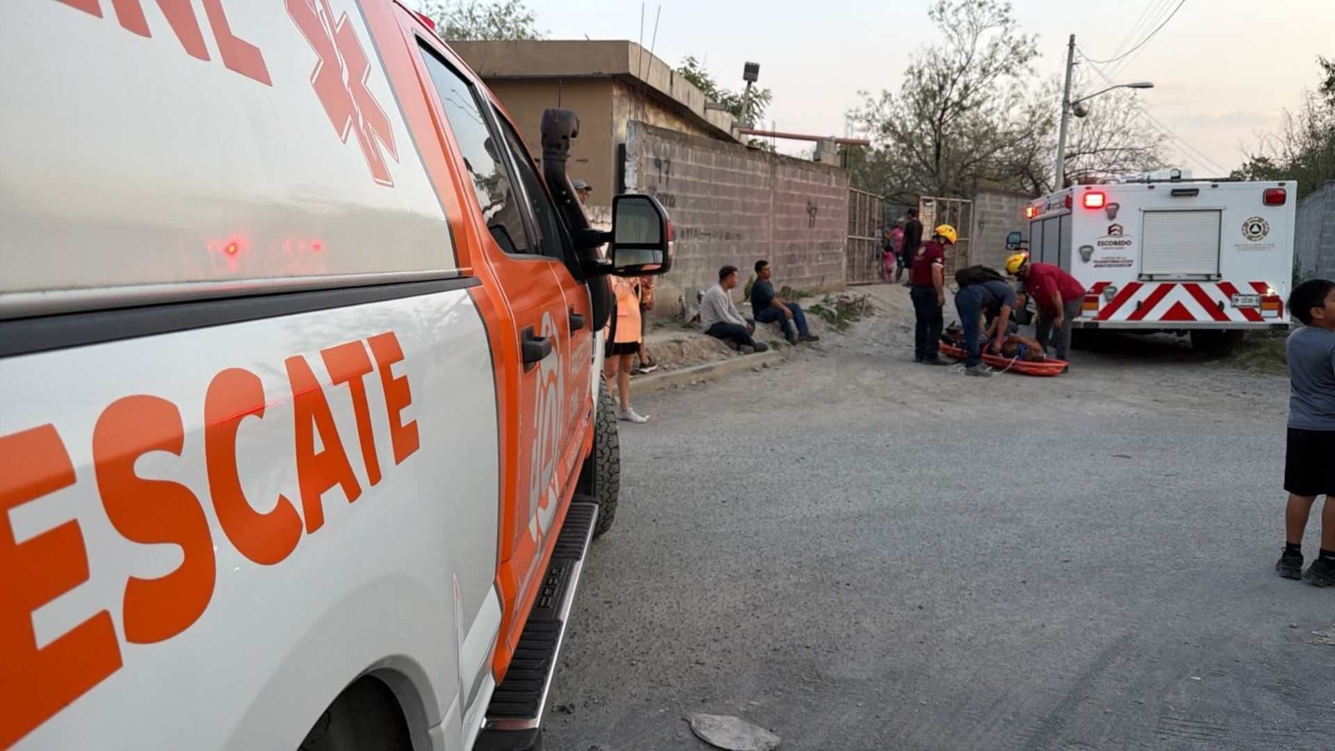 Rescatan a Hombre tras Caída de 10 Metros en el Río Pesquería en Escobedo, Nuevo León
