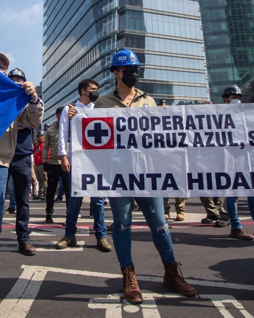 Manifestantes planta cementera.