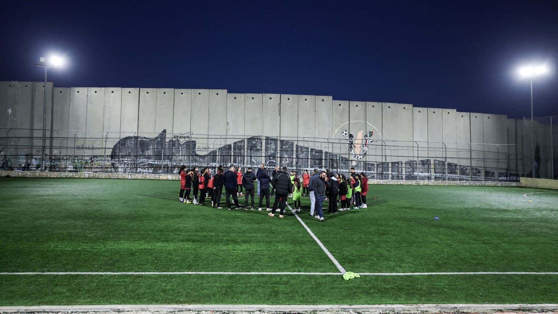 En Defensa del Futbol: Abogan para Evitar que Israel Demuela Campo de Juego en Belén