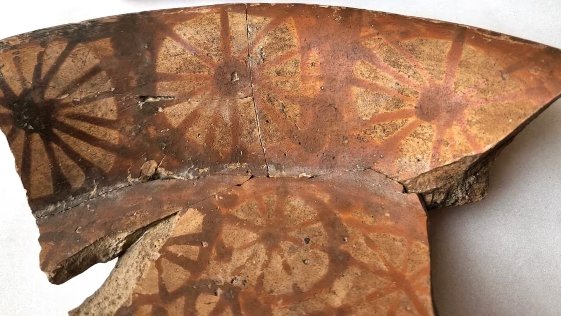 Piezas de Cerámica de Hace 8 Mil Años Serían la Prueba Más Antigua de Pensamiento Matemático