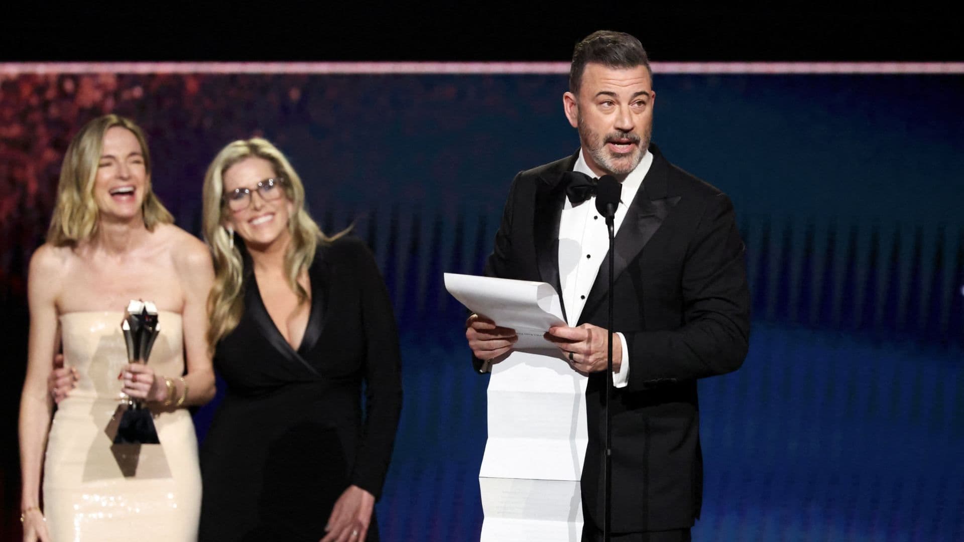 Jimmy Kimmel Bromea Sobre Reunión Trump-Machado; Ofrece sus Premios a Cambio de Retirar al ICE