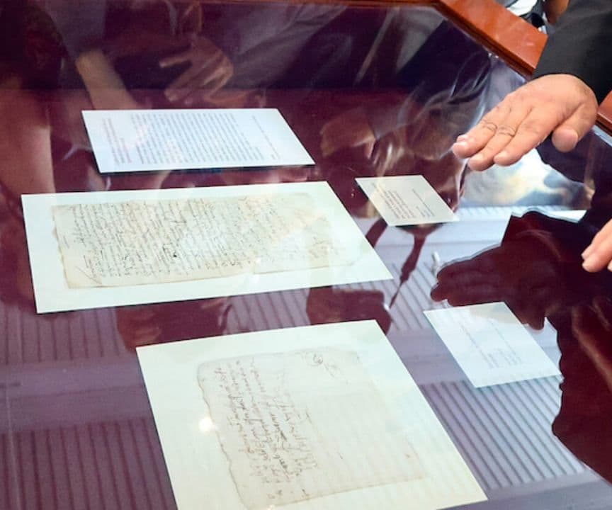 Manuscrito de Hernán Cortés Regresa a México tras Robo del Archivo General de Nación
