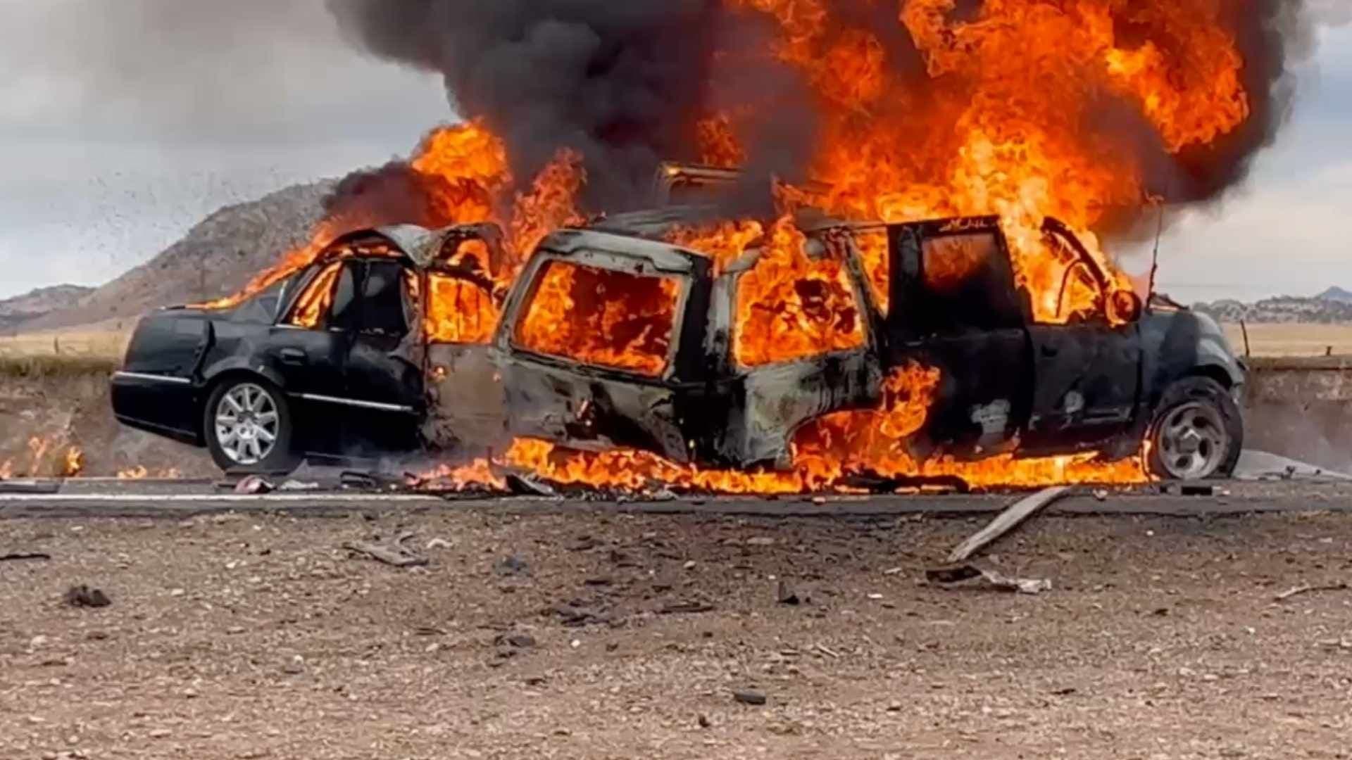 Accidente en la Carretera Cuauhtémoc–Chihuahua Deja Dos Vehículos en Llamas