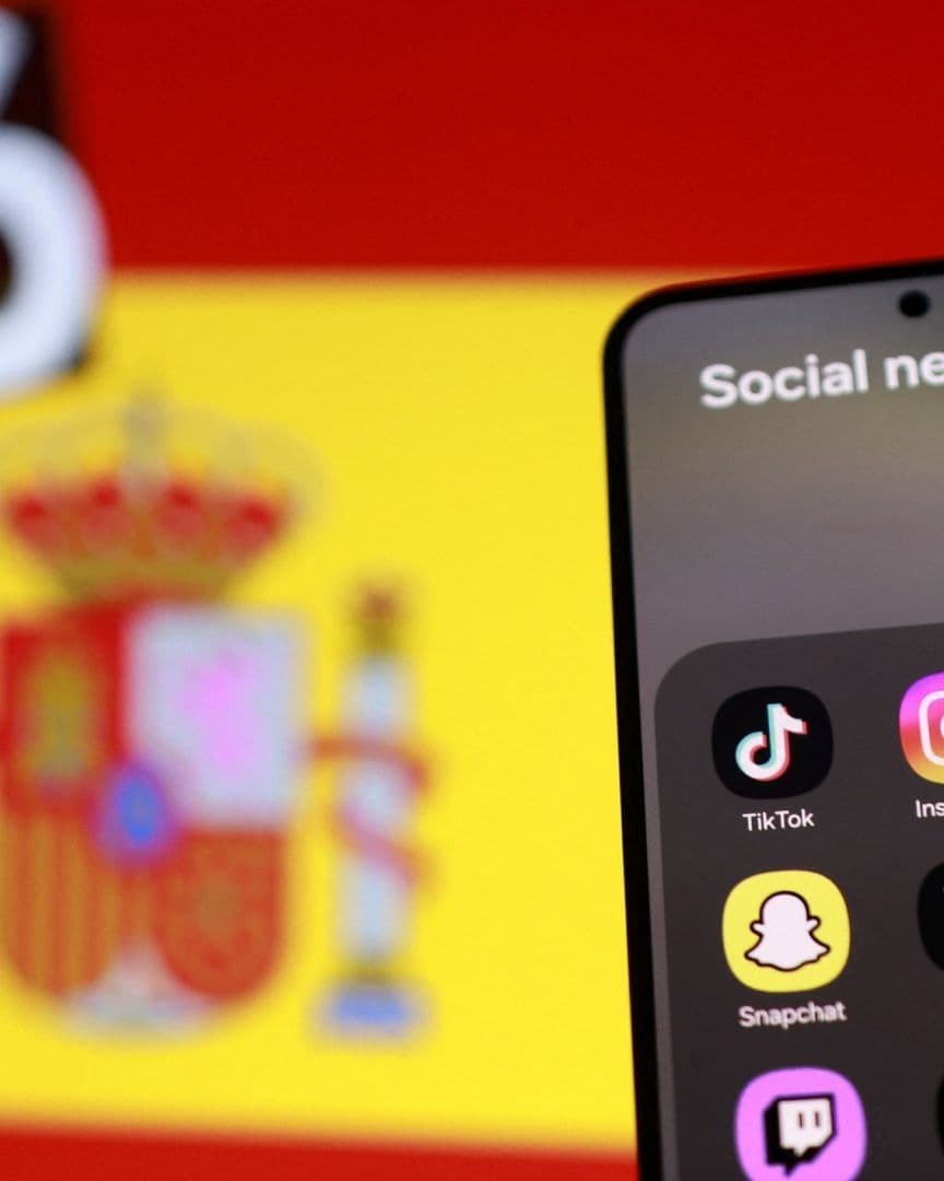 Alrededor del 82% de los españoles cree que debería prohibirse el uso de redes sociales para menores de 14 años.