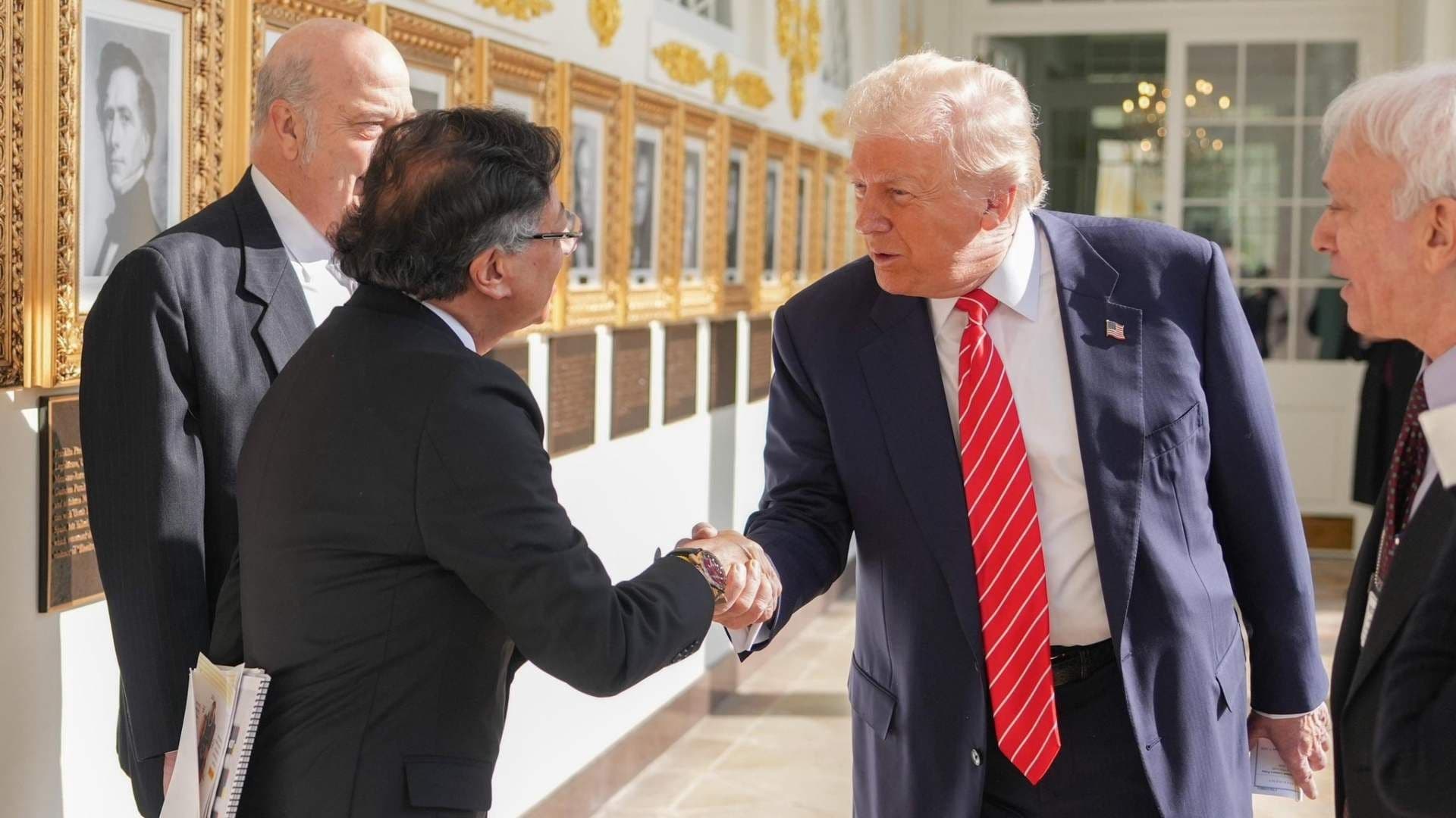 Donald Trump Recibe a Gustavo Petro en la Casa Blanca; Así el Primer Encuentro
