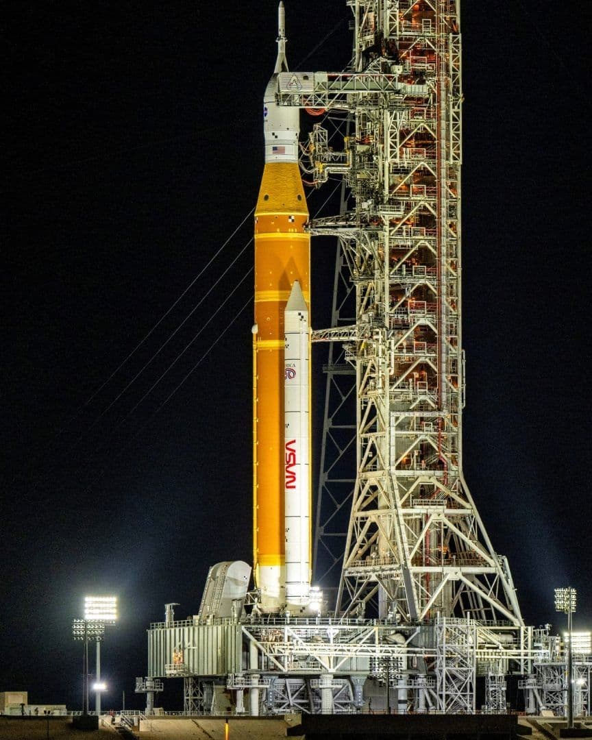 Posponen Misión de la NASA a la Luna Tras Pruebas de Artemis II en que Hubo Fuga de Combustible.