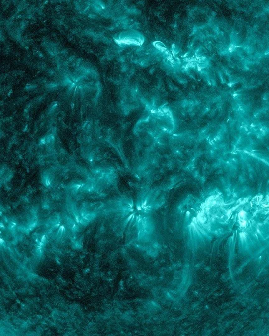 La mancha solar 4366 ha presentado gran actividad, mientras el Sol ha lanzado 21 llamaradas