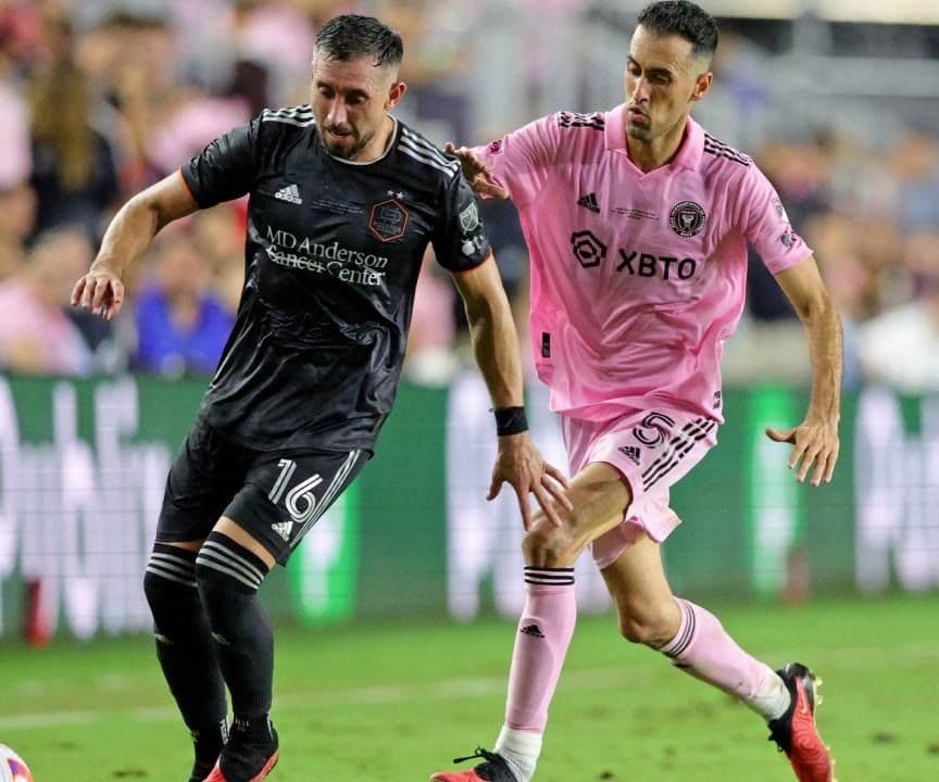 El Houston Dynamo del mexicano Héctor Herrera se impuso por un marcador de 2-1 en un partido en el que Messi no vio acción por lesión