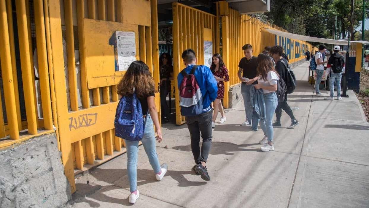 Encapuchados Toman Instalaciones del CCH Vallejo; Prepa 7, en Paro