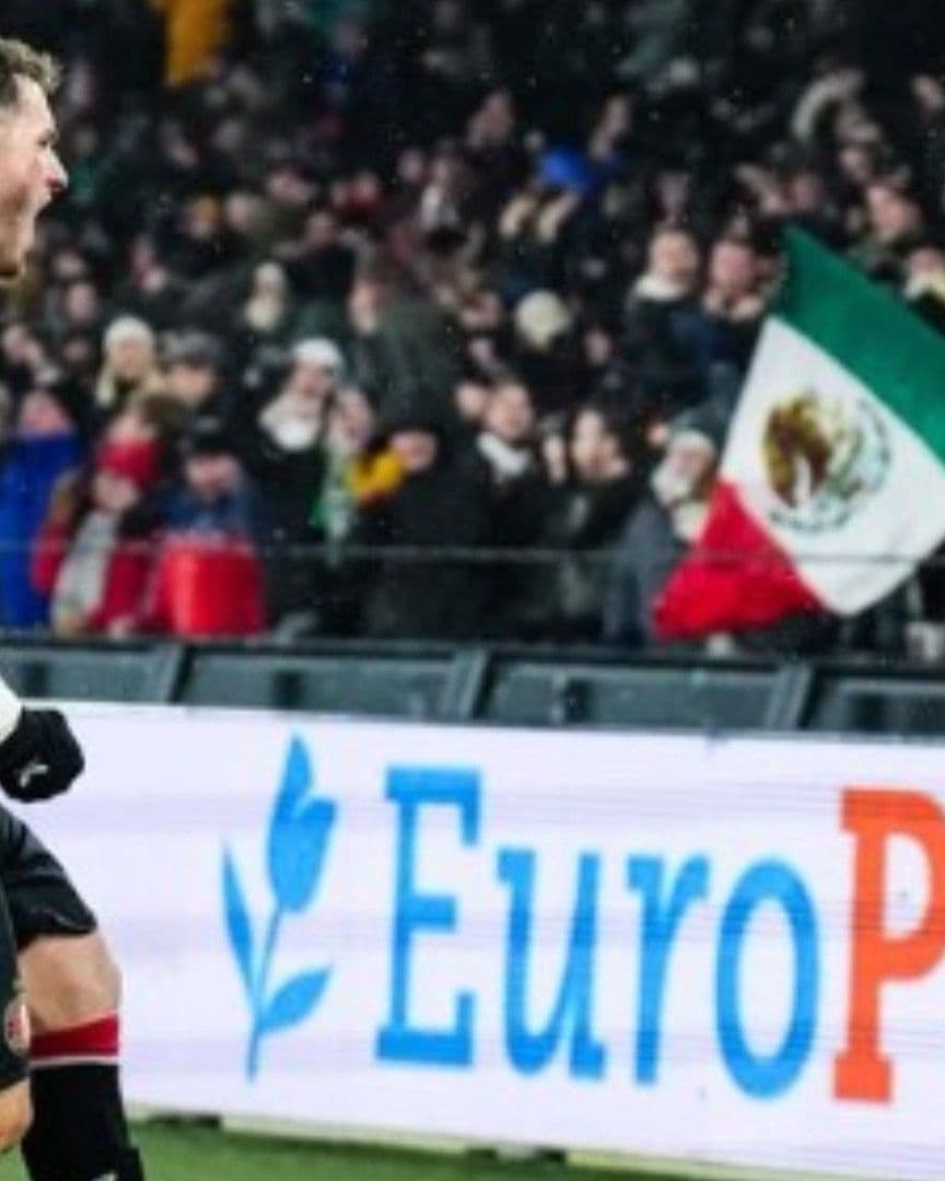 Santi Giménez tuvo un año 'redondo' con el Feyenoord. Foto: Twitter: @Feyenoord