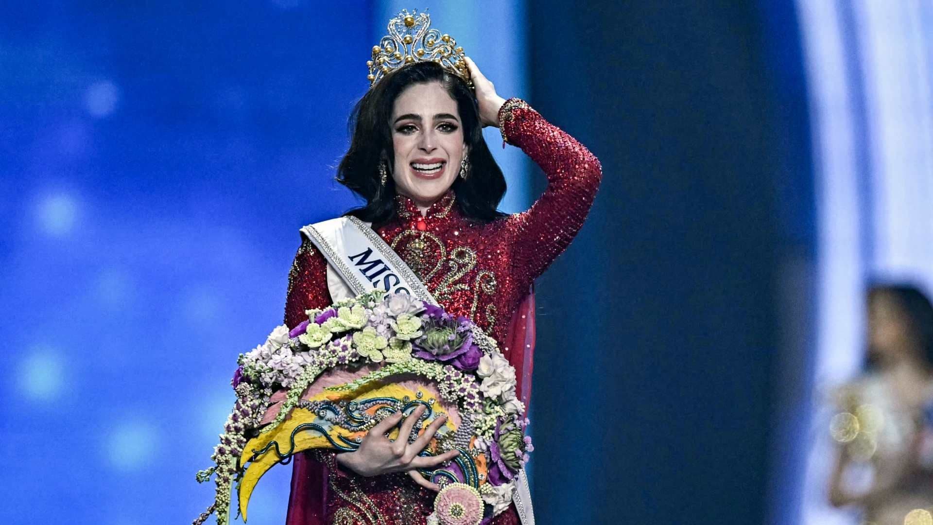 Fátima Bosch Aclara Por Qué Se Desvaneció en Desfile: Esto Dijo sobre su Estado de Salud