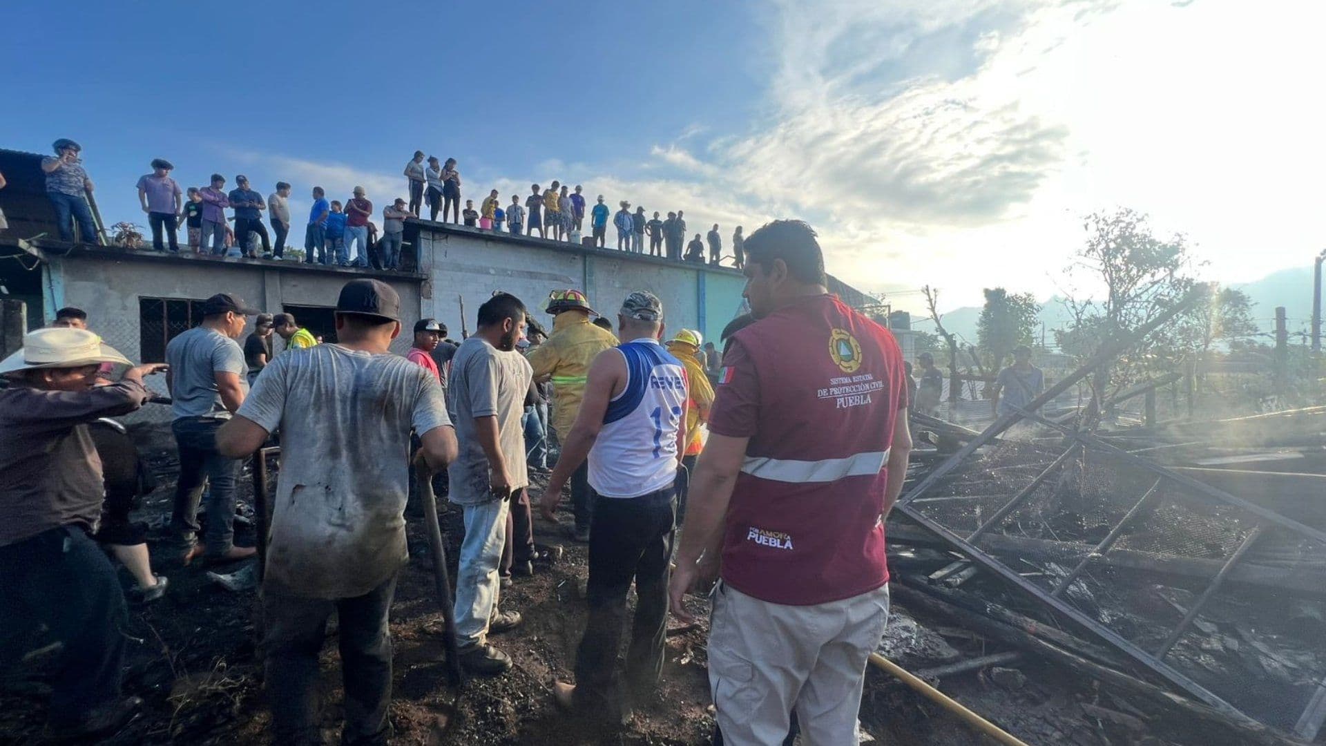 Explosión de Pirotecnia en una Bodega Deja Tres Lesionados en Tlaola, Puebla
