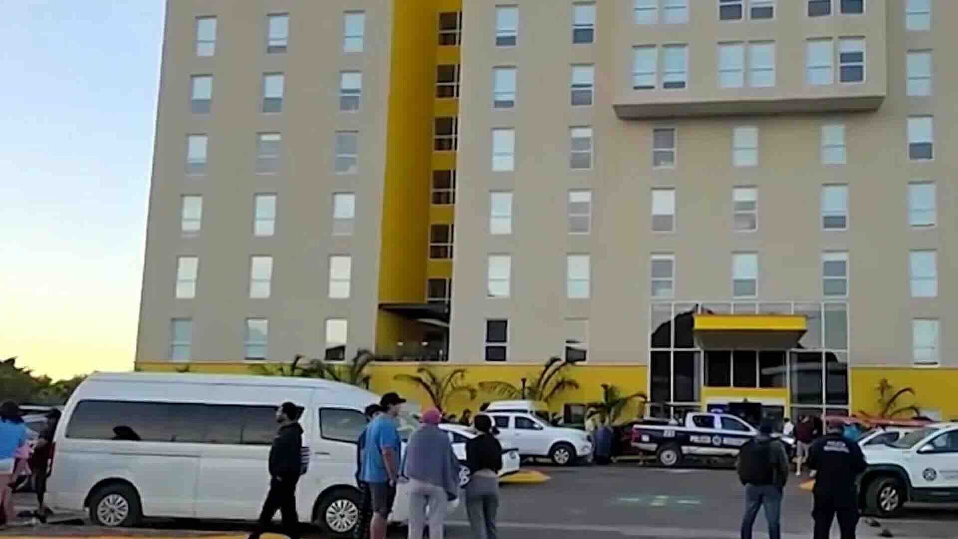 Evacúan Hotel en Guaymas por Fuga de Agua que Afectó 7 Pisos y 200 Huéspedes