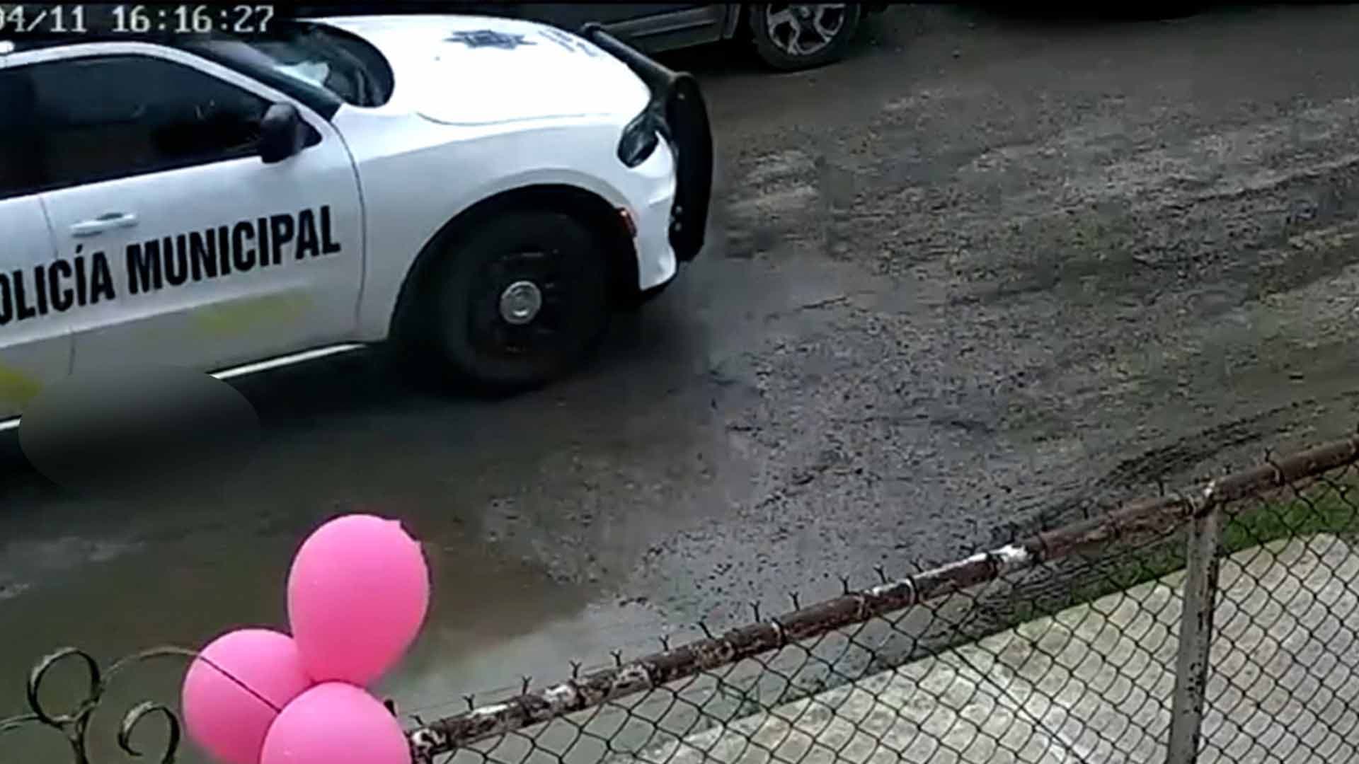 Policías Atropellan a Perro en Piedras Negras; Agentes son Suspendidos