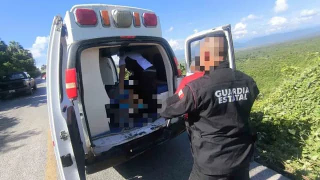 Rescatan a Familia que Cayó a Barranco en Tamaulipas