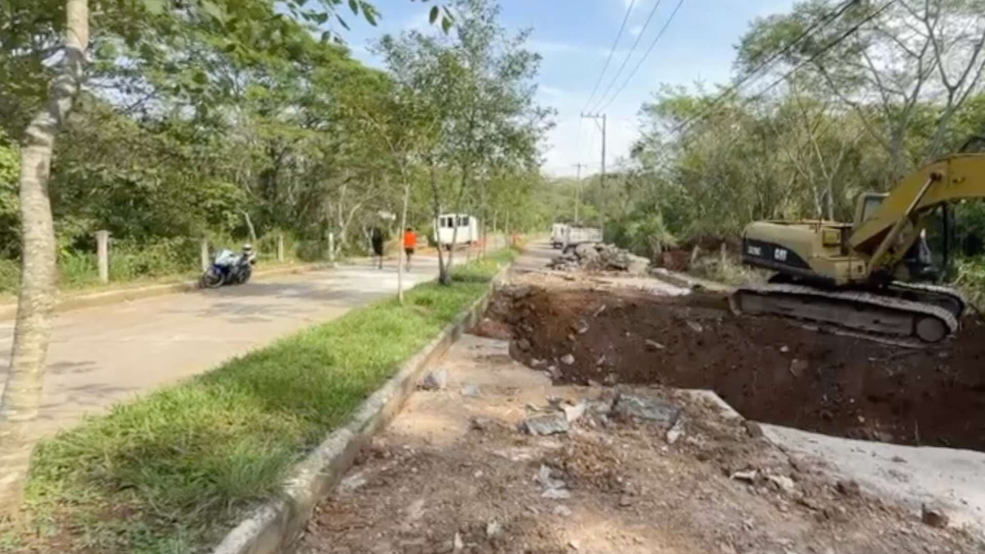 Modifican Rutas de Camión por Formación de Socavón en Fraccionamiento de Xalapa