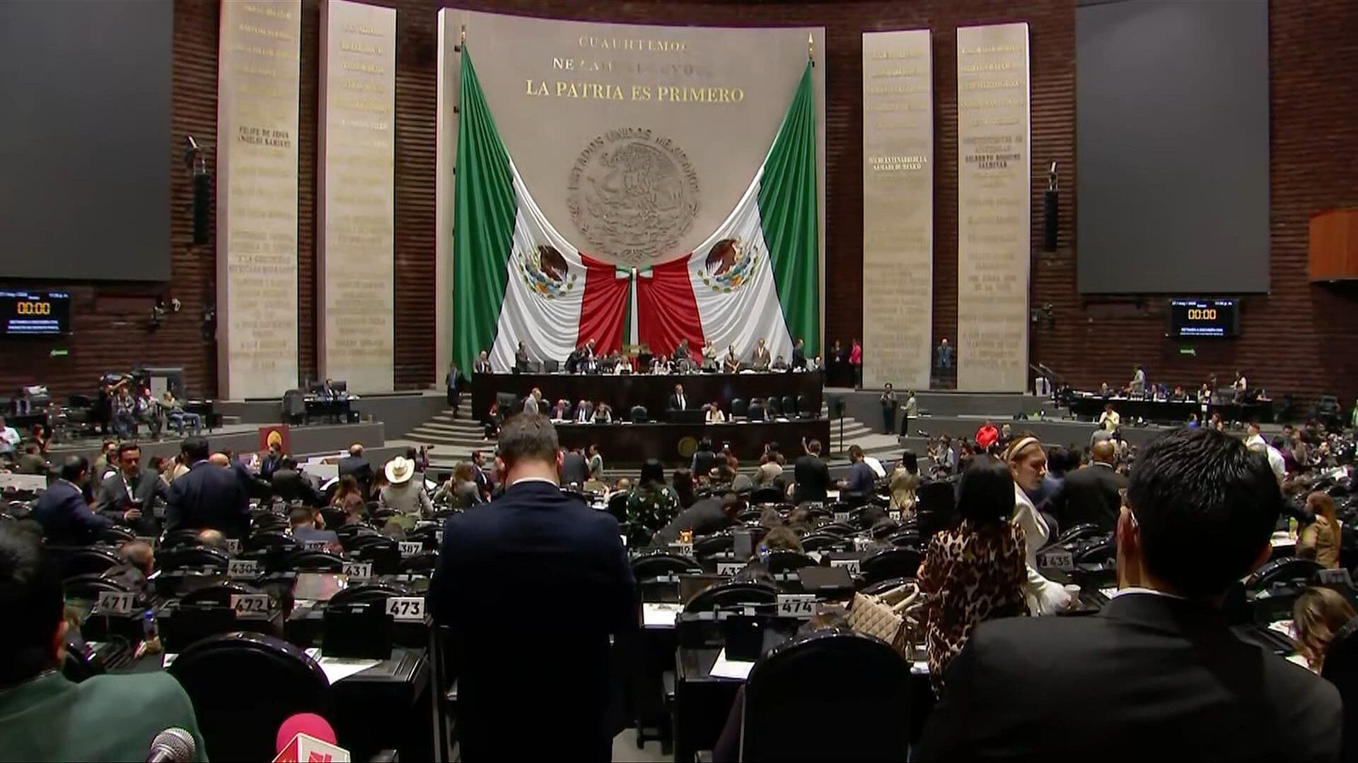 Así se Retaron a Golpes Diputados al Avalar Revisar Candidaturas