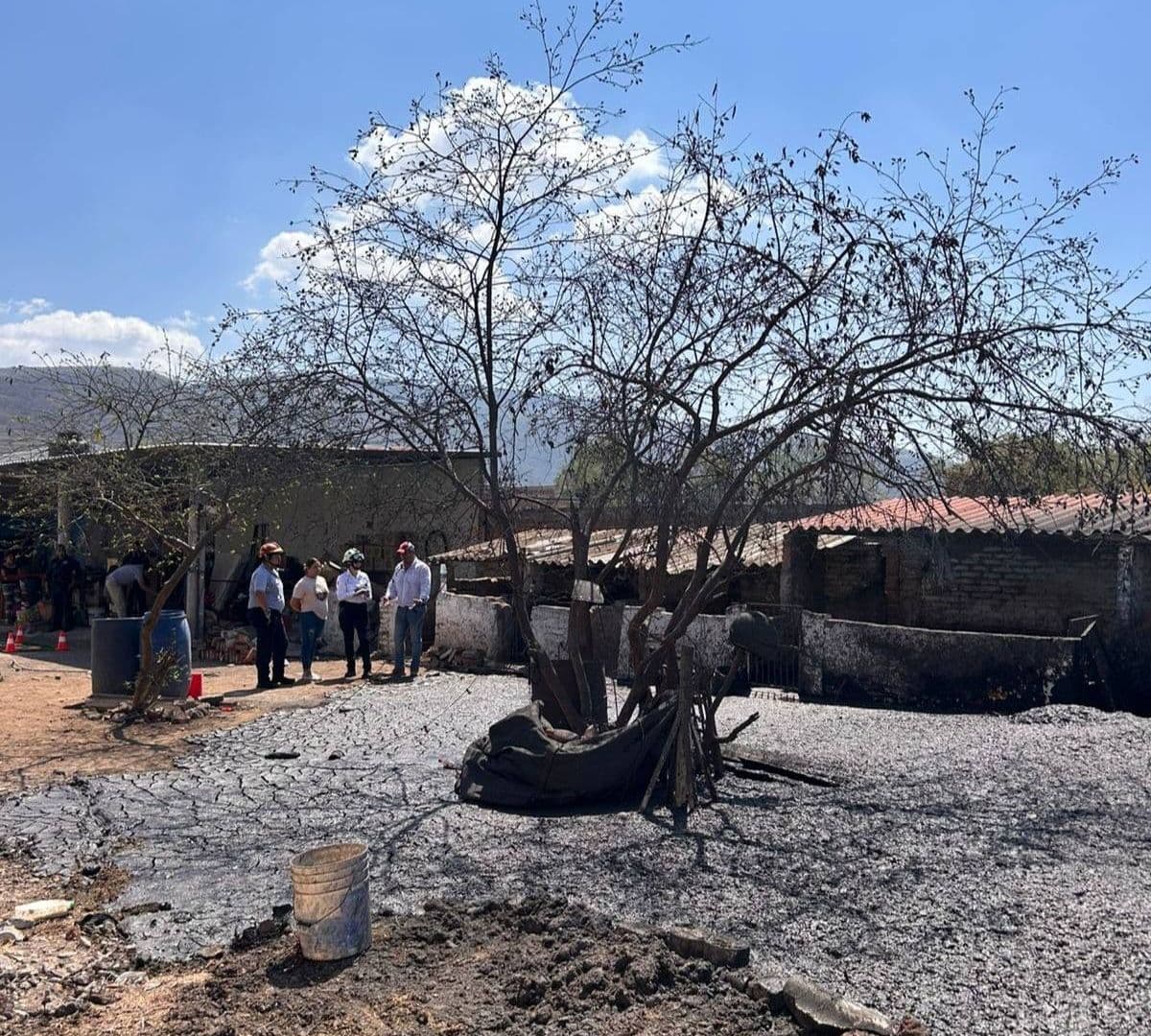 Nace Géiser en Patio de Una Casa de El Salitre, Michoacán; Investigan Emanaciones de Gas