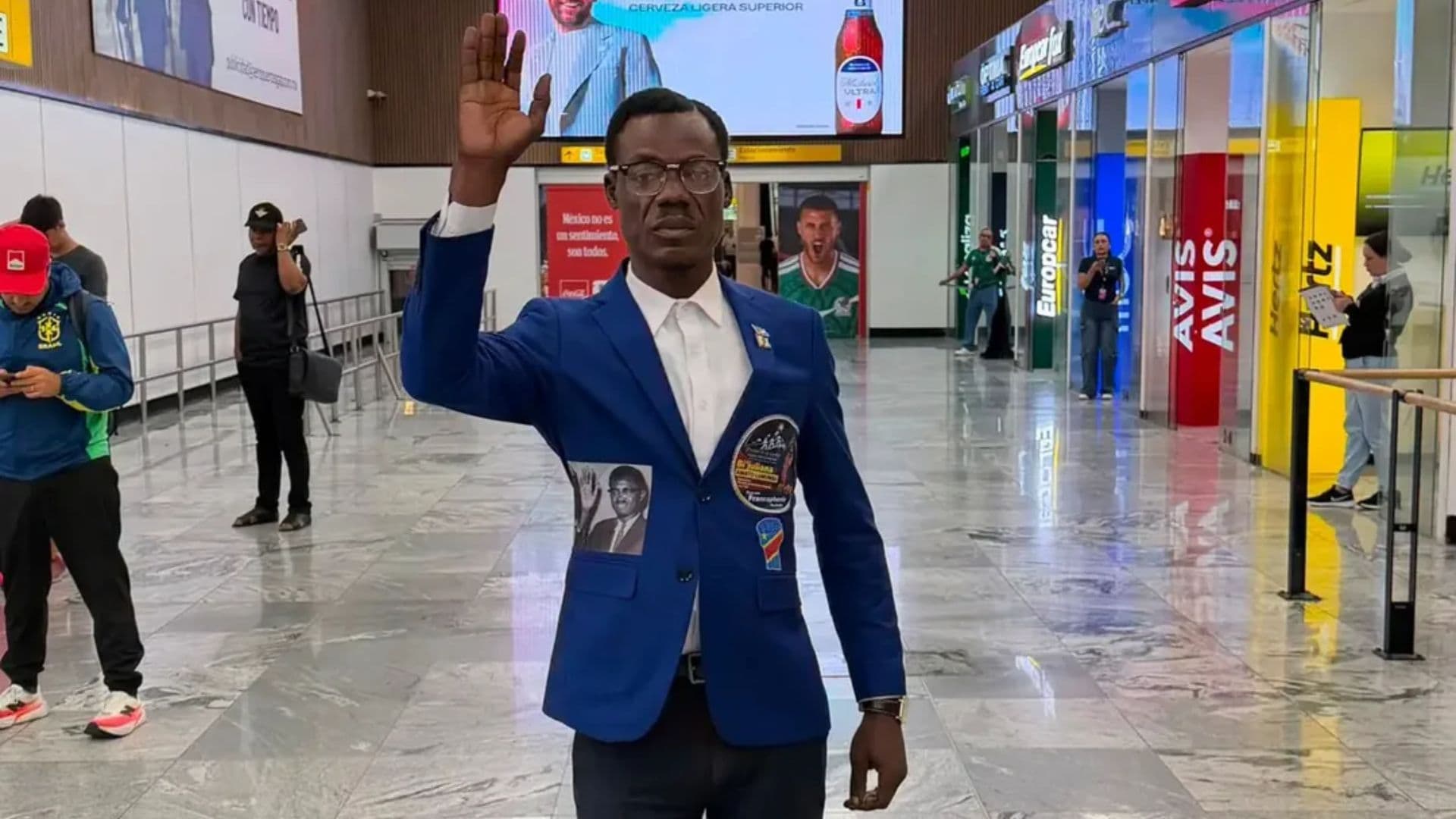 ¿Quién Es Lumumba VEA, la Estatua Viviente del Congo que Llegó a Guadalajara?