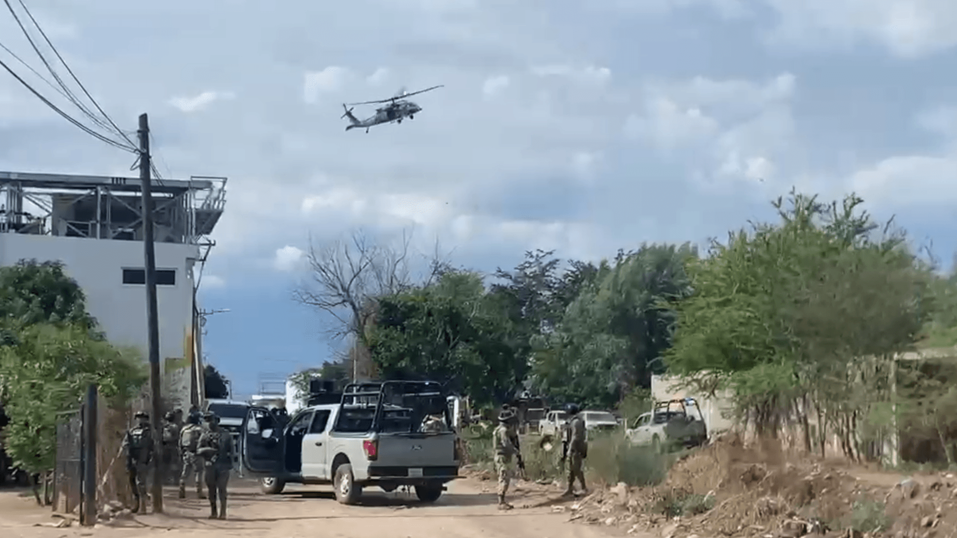 Enfrentamiento Entre Civiles Armados y Marina en el Campo El Diez en Culiacán, Sinaloa