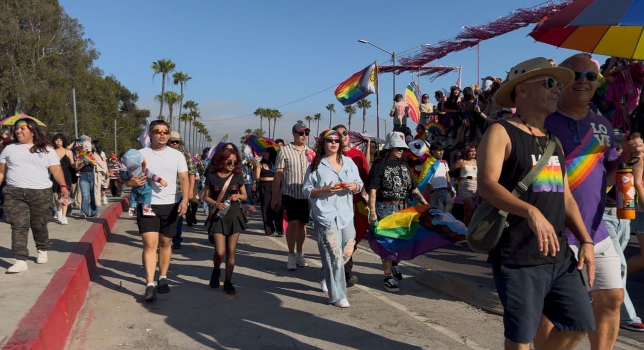 Más de 8 Mil Personas Participan en la Marcha del Orgullo LGBT+ 2026 en Ensenada