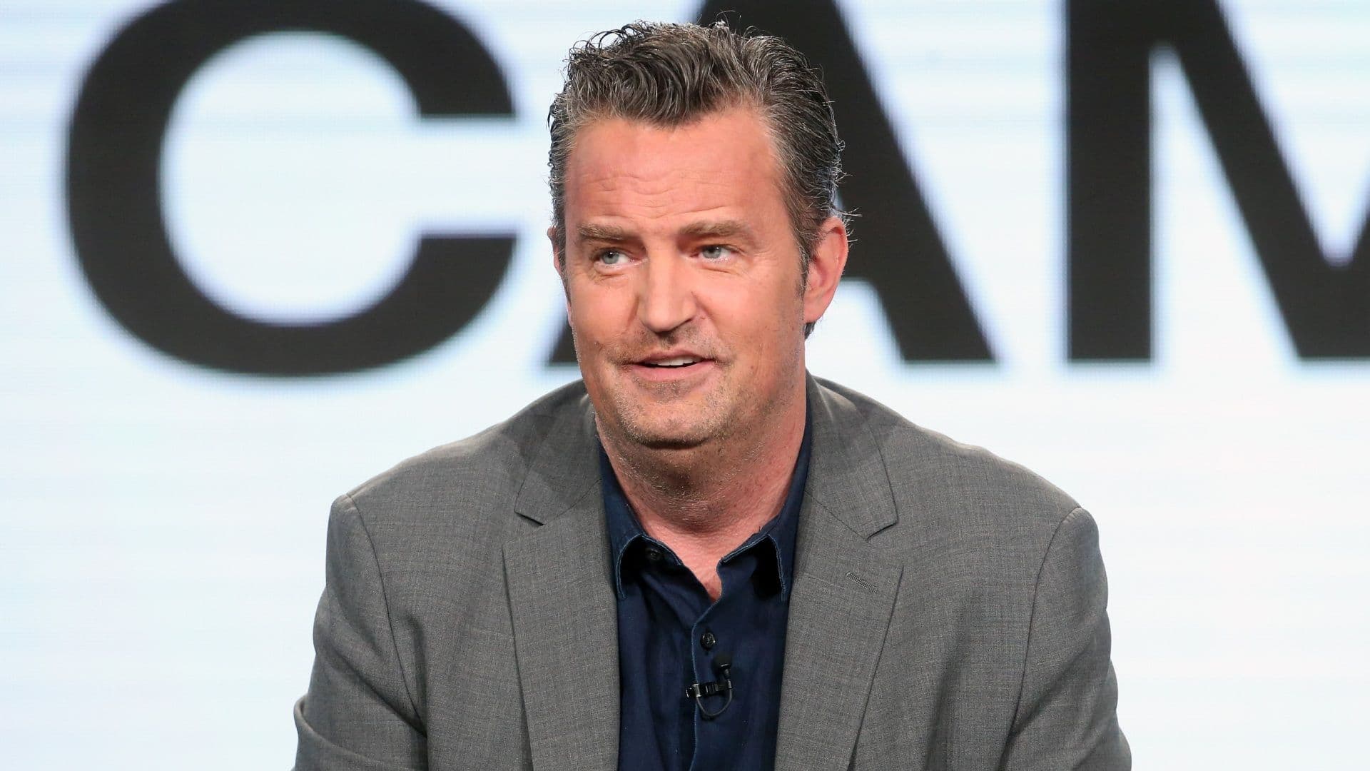 El Exasistente de Mathew Perry Es Sentenciado a 3 Años de Prisión por Muerte del Actor