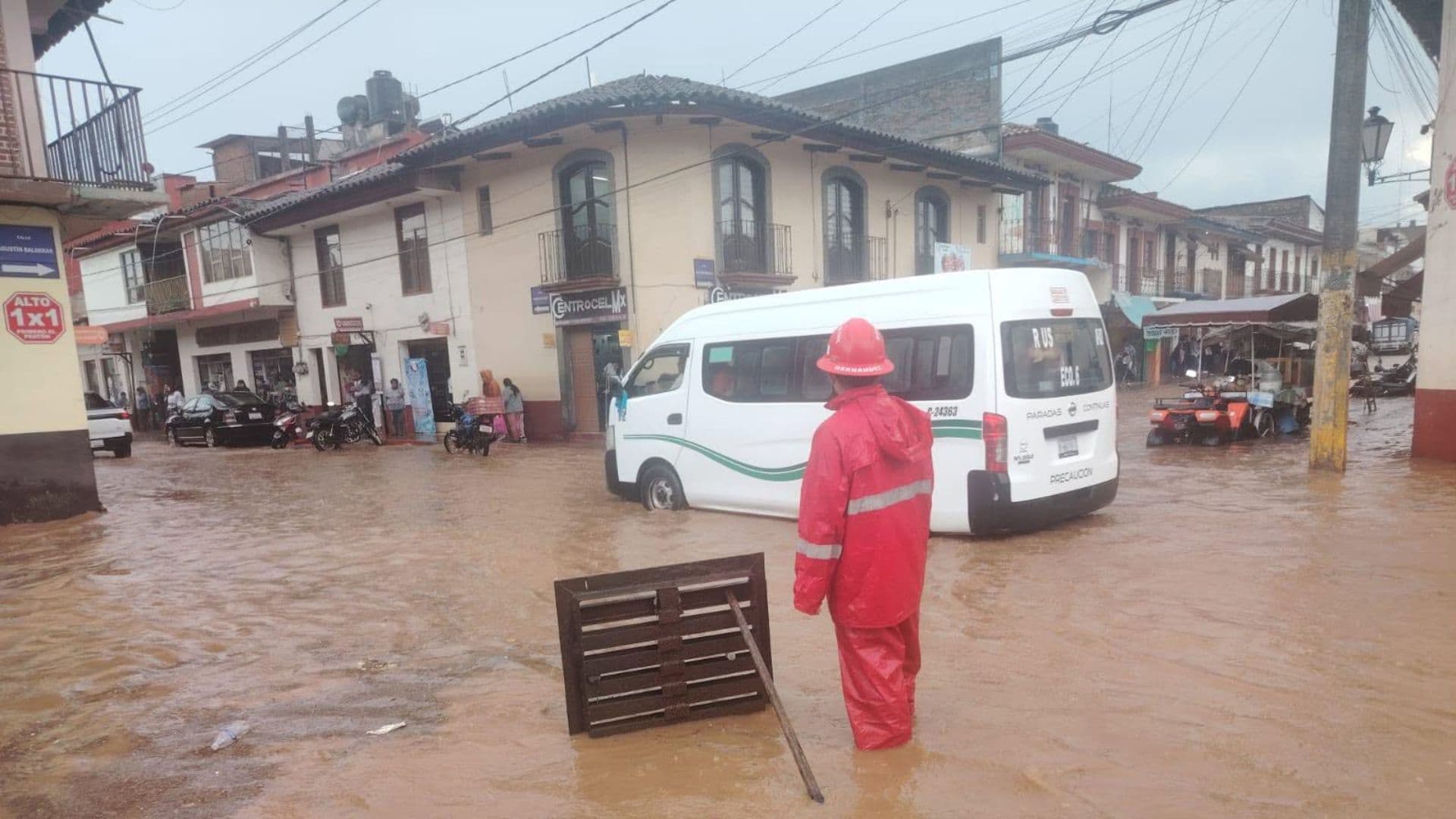 Fuertes Lluvias Provocan Inundaciones y Daños en Seis Viviendas de Zacatlán, Puebla
