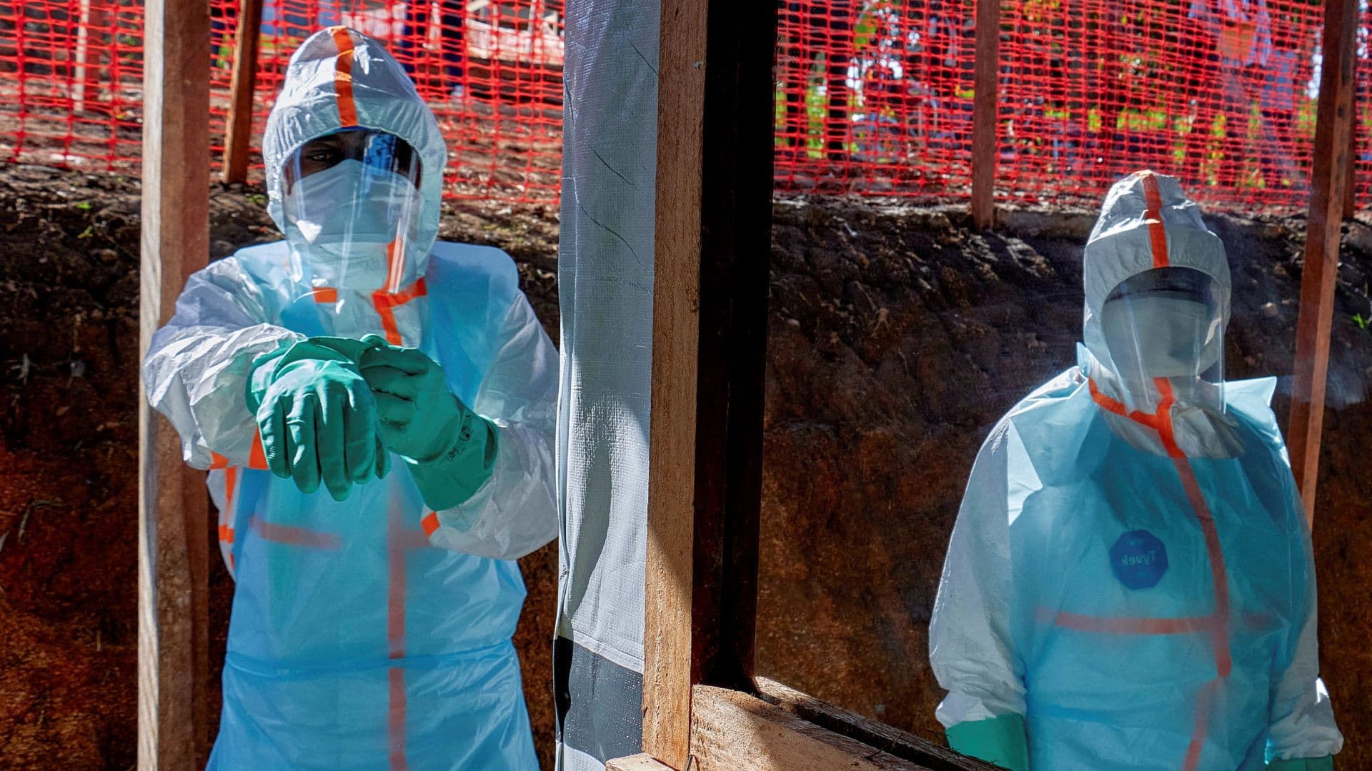 Cinco Presos Que Recibían Tratamiento contra el Ébola Se Escapan de Centros Sanitarios